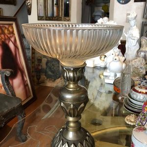 JARRON VIDRIO CON BASE EN METAL