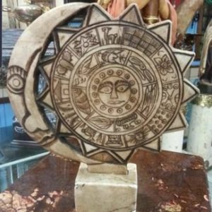 TALLA CALENDARIO AZTECA EN PIEDRA, SOL Y LUNA