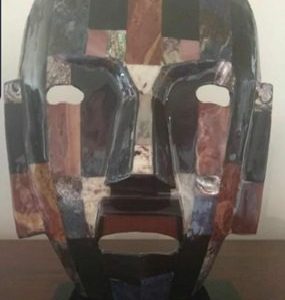 MASCARA MEXICANA ELABORADA EN PIEDRA, NEGRO Y ROJO