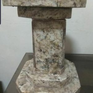 BASE EN MARMOL, PARA ESCULTURA