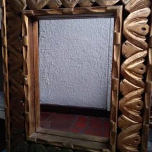 ESPEJO MARCO TALLADO EN LAMINILLA DE ORO