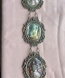 3 OVALADOS 1 BAILANDO 2 PERSONAS CAMINANDO 3 AMIGOS MARCO BRONCE