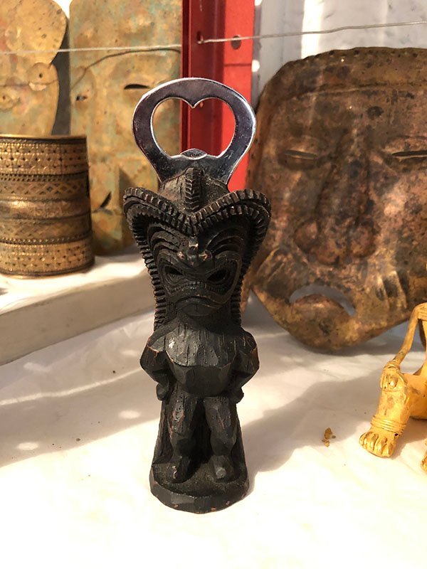 327.jpg DESTAPADOR CON FIGURA INDIGENA - Image 1