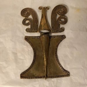 MARIPOSA SIN ALAS DORADAS