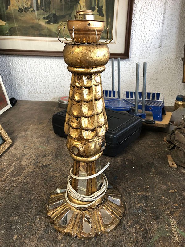 435.jpg LAMPARA ESPEJOS Y MADERA DORADA - Image 1