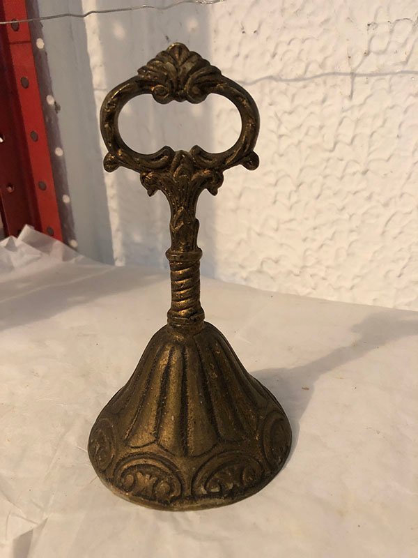 573.jpg CAMPANA CON MANGO DESTAPADOR DE BOTELLAS - Image 1