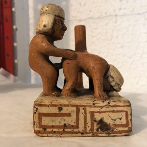 HOMBRED EN 4 EXTREMIDADES CON UNO CON SOMBRERO ARABE