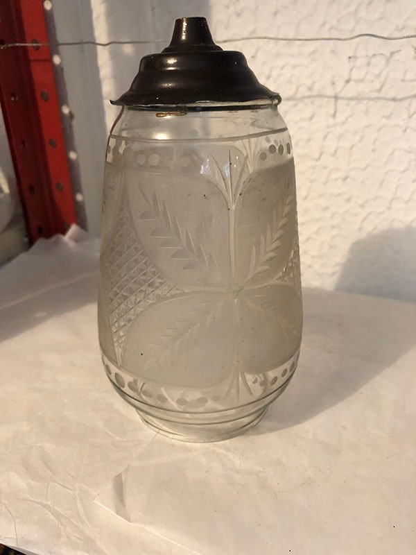 590.jpg JARRON DE VIDRIO CON FLORES PINTADAS (TAPA DE LAMPARA) - Image 1