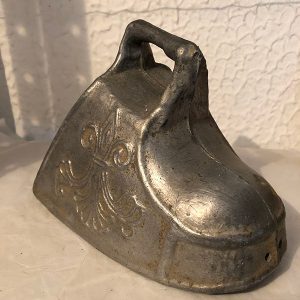 ESTRIBO METALICO CERRADO CON PUNTA DE LANZA ITALIANA (GUARDIA)