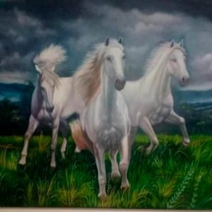 TRES CABALOS BLANCOS LIBRES POR LA LLANURA