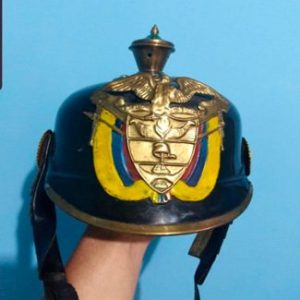CASCO MILITAR DE GALA ANTIGUO, DE BATALLON GUARDIA PRESIDENCIAL