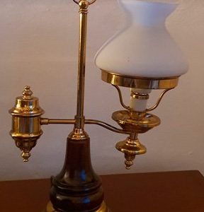 LINDA LAMPARA ESTILO SUIZO, BRONCE Y MADERA