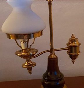 LINDA LAMPARA ESTILO SUIZO, BRONCE Y MADERA