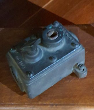 845.jpg ANTIGUA CHAPA DECORATIVA EN HIERRO - Image 1