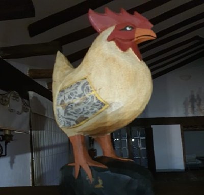 850.jpg GALLINA EN MADERA TALLADA A MANO - Image 1