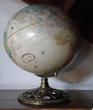 864.jpg ANTIGUO GLOBO TERAQUEO BASE EN BRONCE DIAMETROS70 CM - Image 1