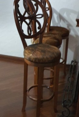 869.jpg SILLA EN PIEL, GIRATORIA PARA BAR, DISE¥O. TRES UNIDADES - Image 1
