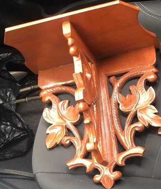 905.jpg REPISA TALLADA EN MADERA PARA SANTO O PORCELANA - Image 1