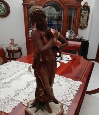 990.jpg ANTIGUA MUJER ROMANA, ESCULTURA - Image 1