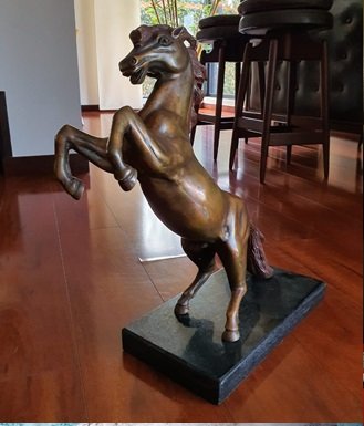 999.jpg ESCULTURA ECUESTRE, CABALLO EN BRONCE, BASE MARMOL - Image 1
